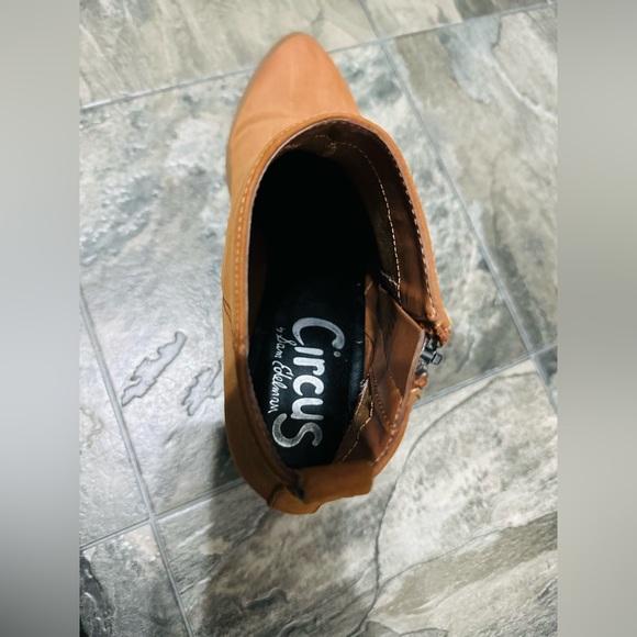 Ankle Boots - Picture 4 of 6